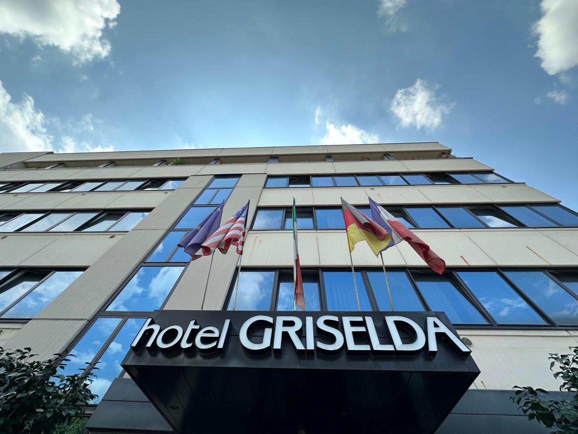 Hotel Griselda Салуццо Экстерьер фото