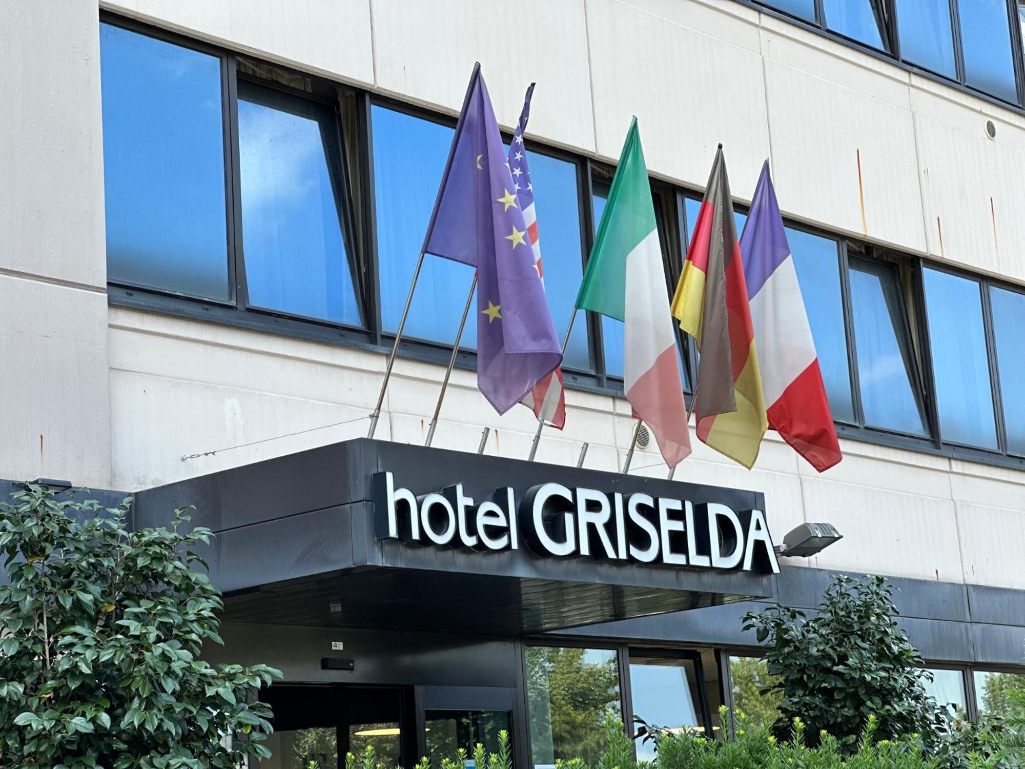 Hotel Griselda Салуццо Экстерьер фото